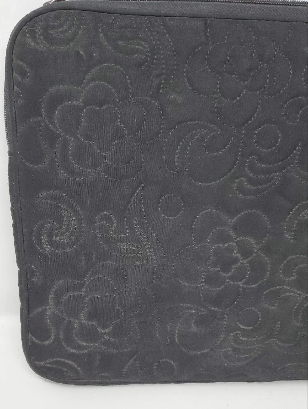 Vera Bradley Black Sleeve with Green and White Floral Padded Lining